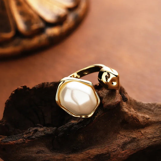 Velia Ring